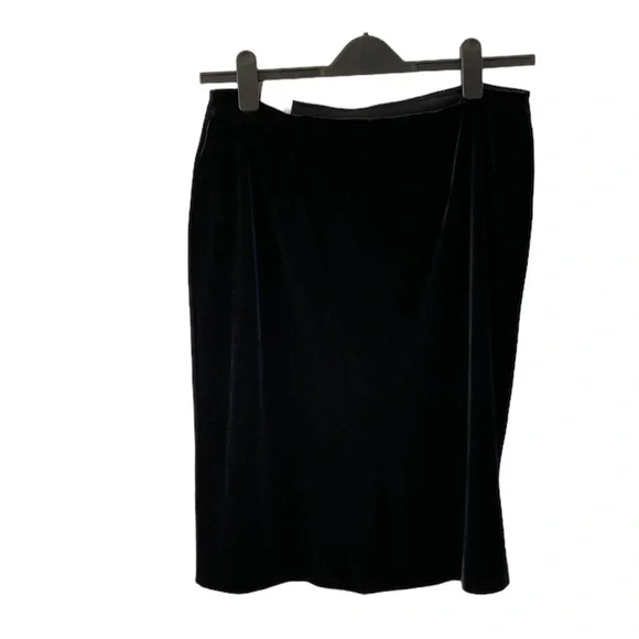 BNWT Vintage St Michael Marks and Spencer Black Velvet Pencil Skirt Size 16 - Picture 2 of 10